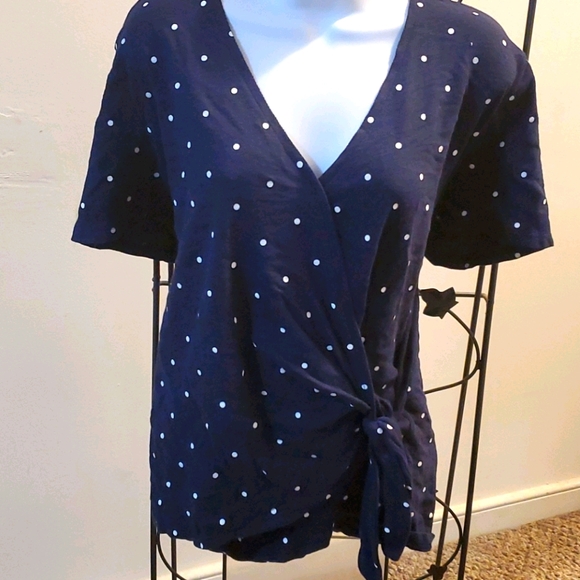 Old Navy Polka-dot wrap top - Picture 1 of 4